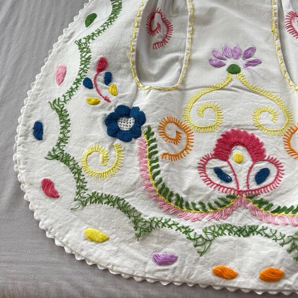 Vintage South American childs apron - Picture 3 of 8